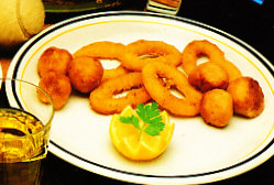 Calamares con bolitas de marisco