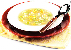 Caldo de carne con pasta