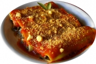 Canelones rellenos con pies de cerdo y trompetas amarillas