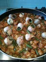 Caracoles con judías verdes y jamón
