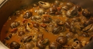 Caracoles guisados con moixernons