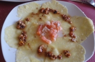 Carpaccio de piña con ahumados
