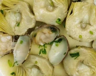Cazuela de alcachofas con almejas
