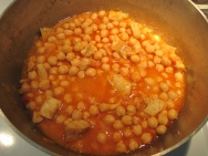 Cazuela de garbanzos con bacalao