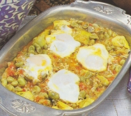Cazuela de habas con huevos