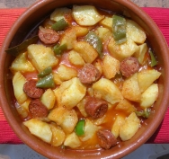 Cazuela de patatas a la riojana con chorizo