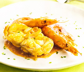 Cazuela de rape y langostinos