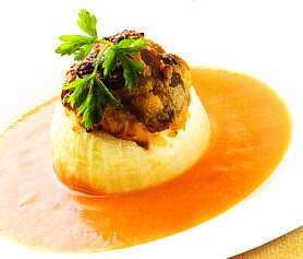 Cebolla rellena con pollo