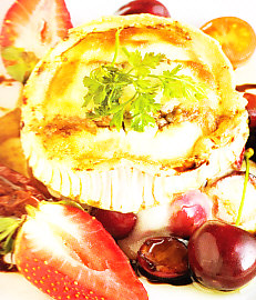 Cerezas con fresones con queso de cabra