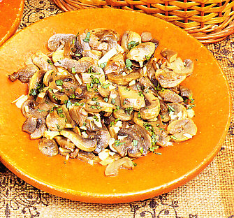 Champiñones al ajillo