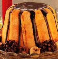 Charlota de avellanas bañada con chocolate