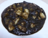 Chocos con patatas guisados en su tinta