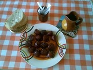 Chorizo escalfado al vino tinto