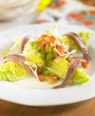 Cogollos de Tudela con anchoas y vinagreta