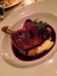 Confit de pato a la frambuesa