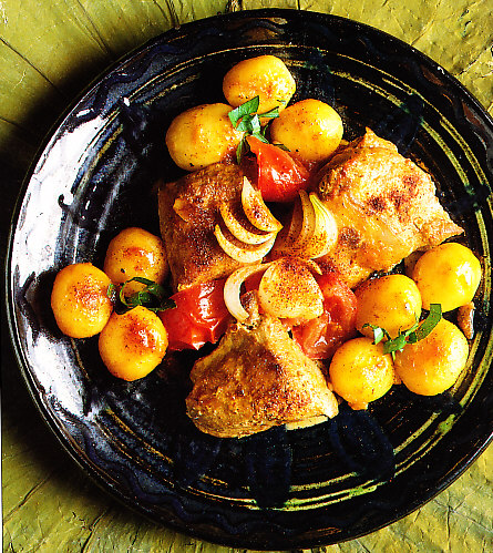 Cordero a la paprika y patatas doradas