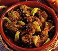 Cordero con salsa de limón, aceitunas y pimentón