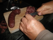 Cortando la butifarra
