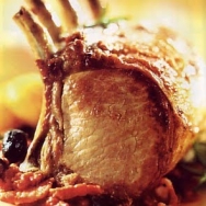 Costillar de cerdo con ciruelas