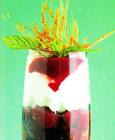 Crema con espuma y gelatina de frutas