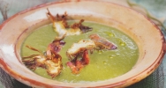 Crema de alcachofas y espinacas con queso aserrado de oveja