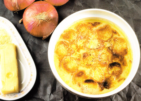 Crema de cebolla gratinada