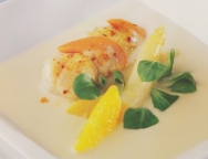 Crema de jengibre con vieiras a la sal de naranja