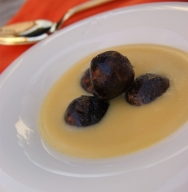 Crema de judías blancas con morcilla de arroz