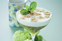 Crema de kiwi con queso mascarpone y crujiente de cereales