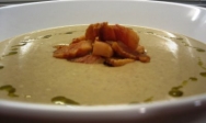 Crema de setas con crujiente de panceta ibérica