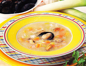 Crema de verduras con arroz y mejillones