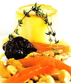 Cremoso de queso con dulce de membrillo y fruta seca