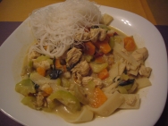 Curry verde con pollo y verduras o Kang Kiew Wan Kai (Thai)