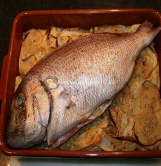 Dorada rellena de marisco