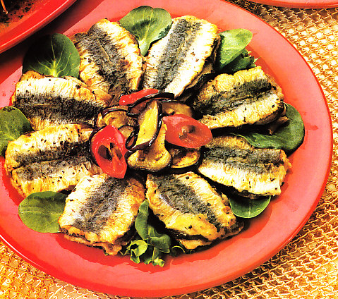 Emparedado de sardina relleno de berenjenas