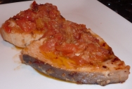 Emperador con salsa