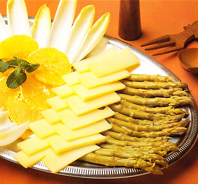Endibias con queso y espárragos