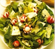 Ensalada al queso gorgonzola con oporto