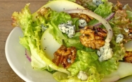 Ensalada con nueces y queso
