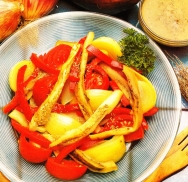 Ensalada con salsa de aceitunas