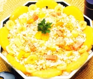 Ensalada de arroz, cebada y frutas