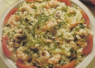 Ensalada de arroz con frutos del mar