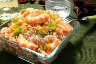 Ensalada de arroz variada con salsa