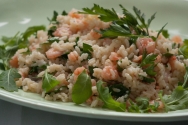 Ensalada de arroz y gambas con salsa de mostaza