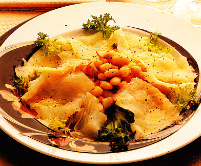 Ensalada de bacalao con pimientos de piquillo