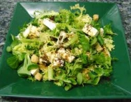 Ensalada de Cammenbert con nueces