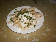 Ensalada de chasmpiñones y queso