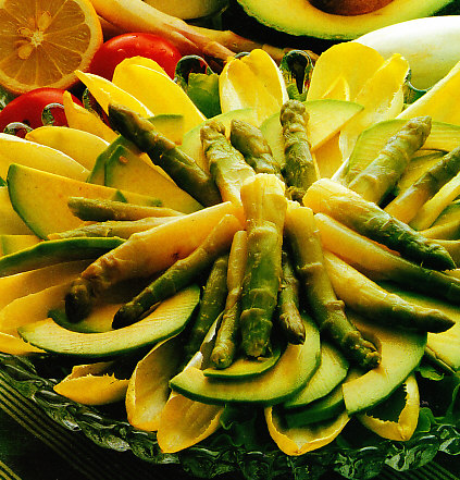 Ensalada de endibias, aguacates y espárragos