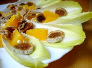 Ensalada de endibias con aceite de nueces