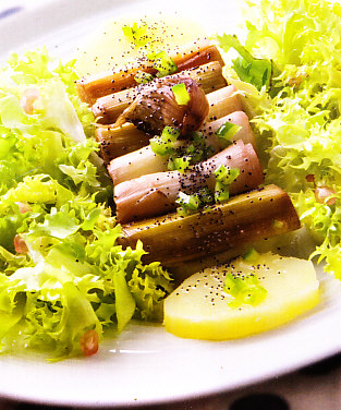 Ensalada de escarola, puerro y granada